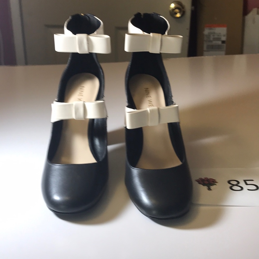 NINE WEST Women Shoes Size 6.5”